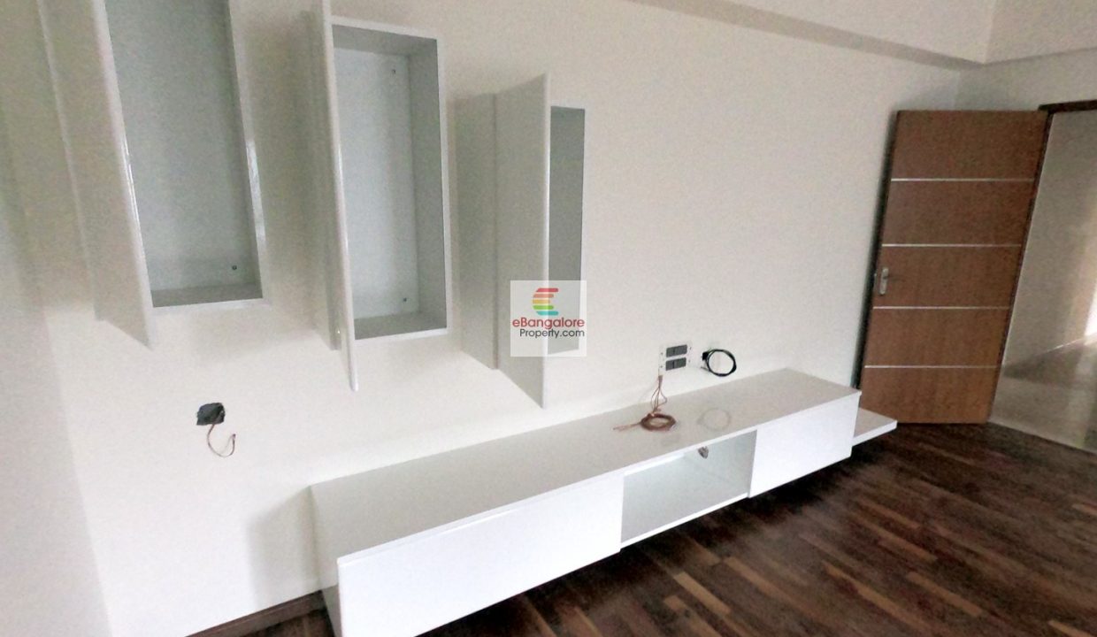 master-bedroom-tv-cabinet.jpg