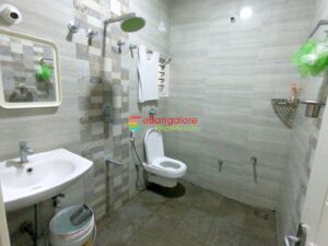 bathroom3.jpg