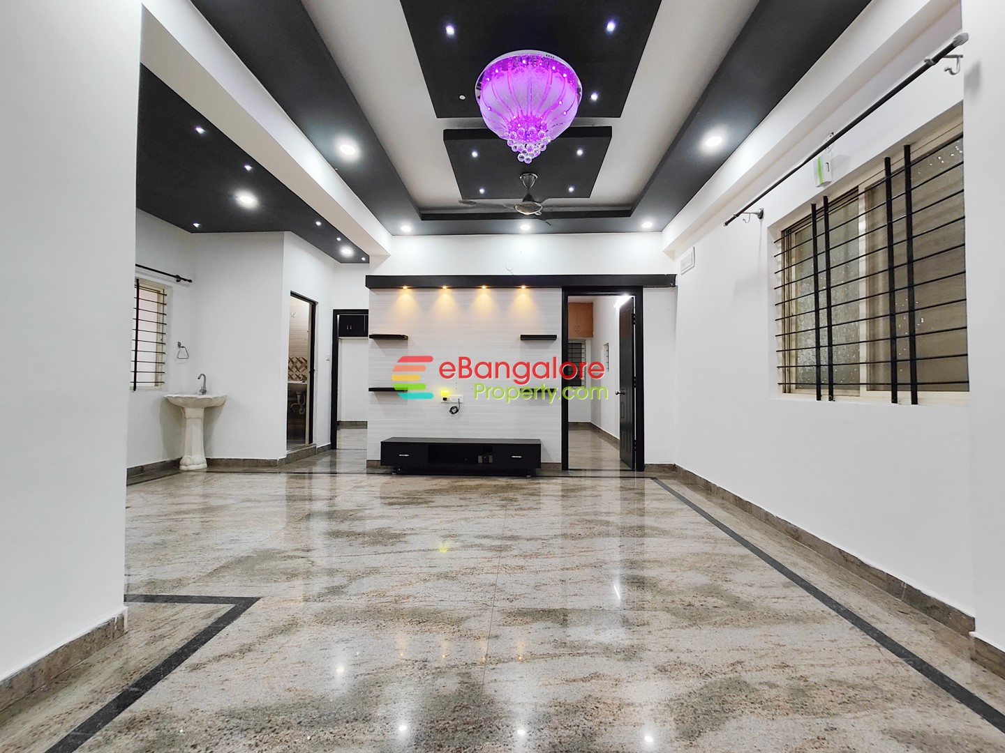 Bommanahalli – 2BHK Semifurnished Flat For Sale in Silicon Arena Apt- Walkable from Metro
