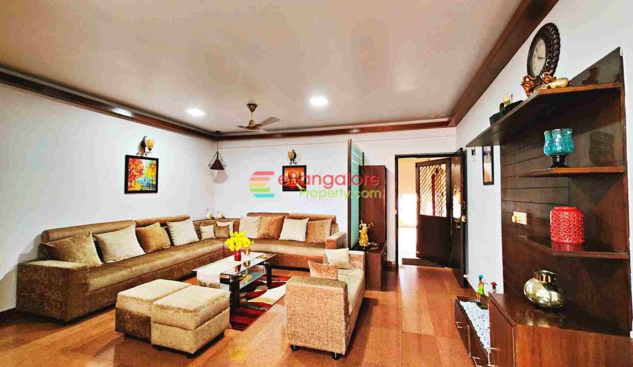 Shanti nagar flat For sale in Bnagalore Central